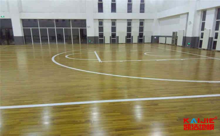 學校木地板籃球場多少錢一平米？