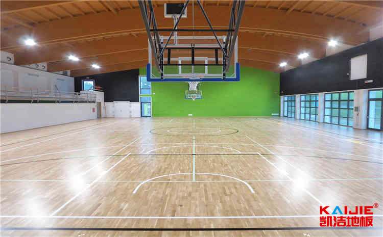 五角楓籃球場地木地板怎么保養？