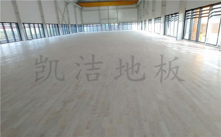 湖北武漢青山區羽毛球館木地板項目案例