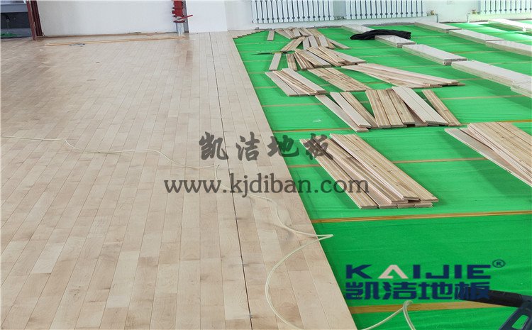 內蒙古鄂倫春旗大楊樹林業局全民健身中心木地板案例
